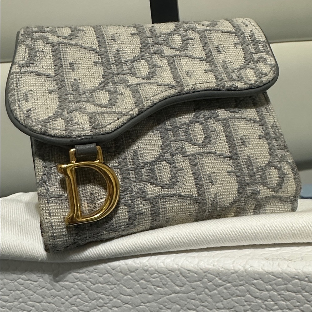 Dior Saddle Compact Tri-Fold Wallet - Picture 3 of 15